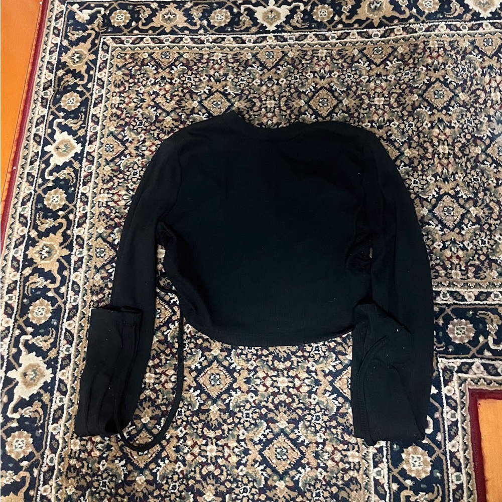 M Black open back long sleeve top